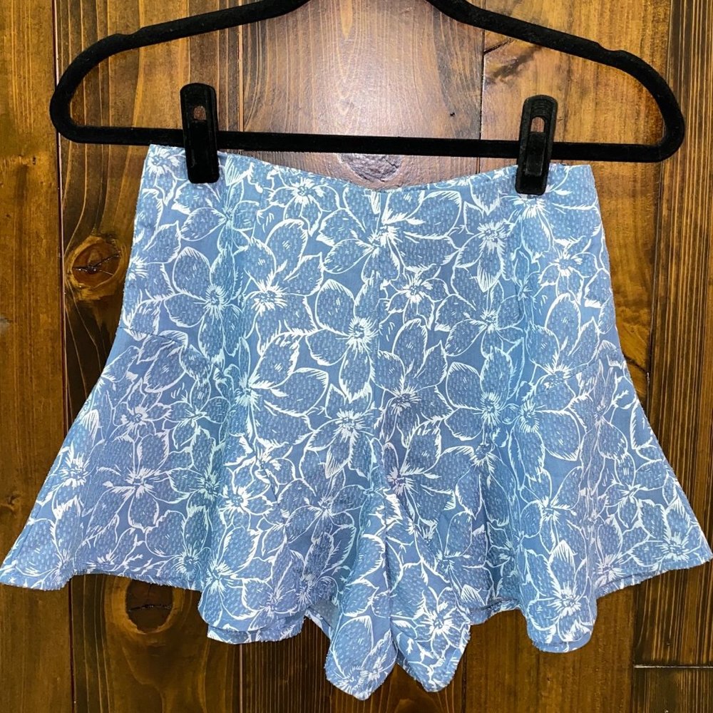 Petal Blue Shorts, Size Small